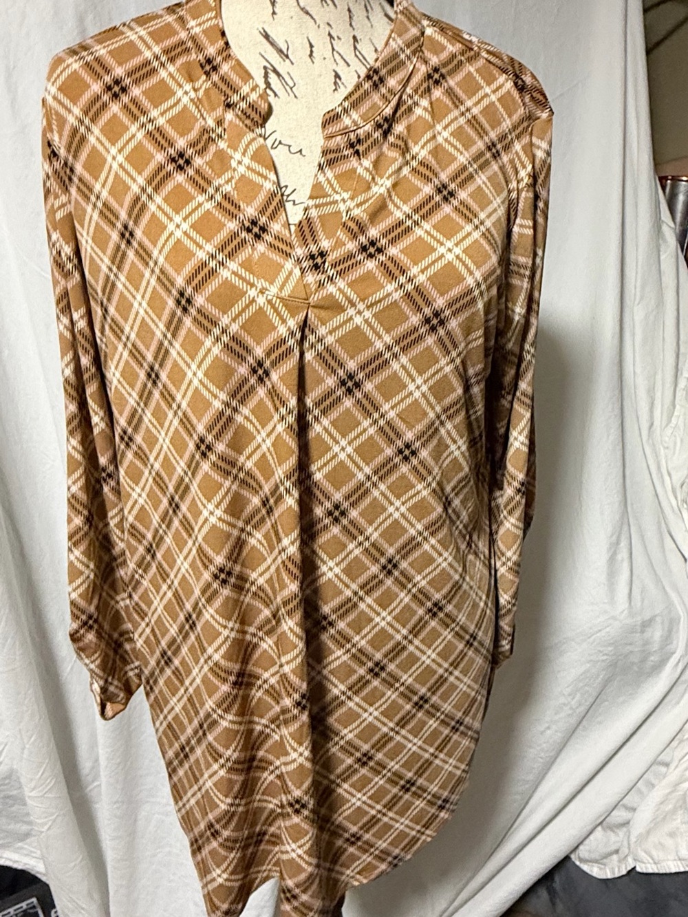 NWT Cato Tan & Brown Plaid Split Neck Tunic Blouse | Women’s Medium